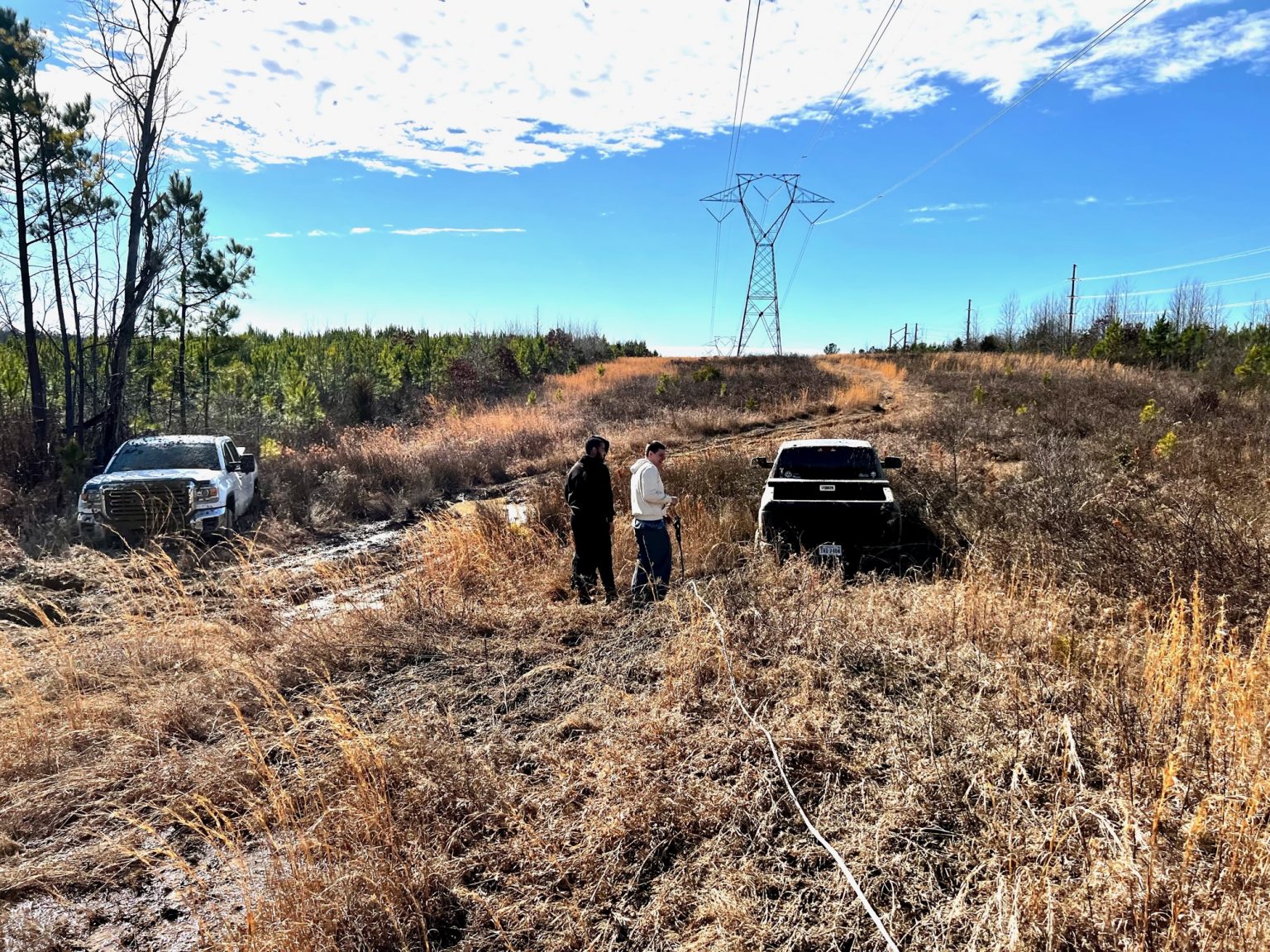 3 trucks buried in Virginia - Offroad Portal