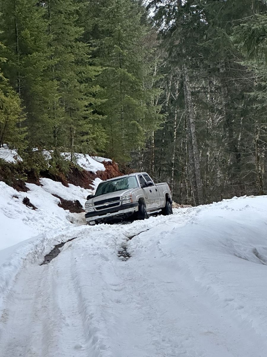 Offroad Recovery in Snow near University Falls, Oregon