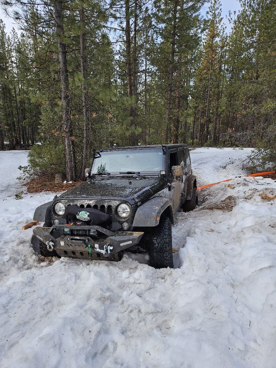 stuck in snow offroad recovery oregon