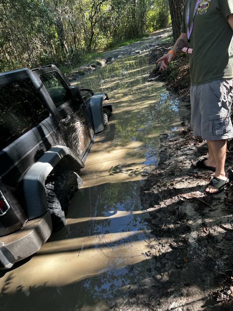 Yeti Jeep spotted stuck in the city : r/4x4