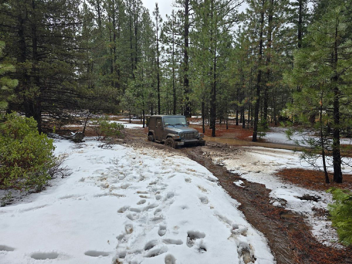 offroad recovery in mud near Juanita Lake california 4x4 rescue