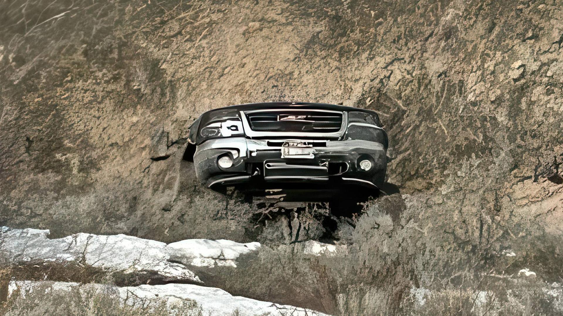 Rear end is stuck in a crevice