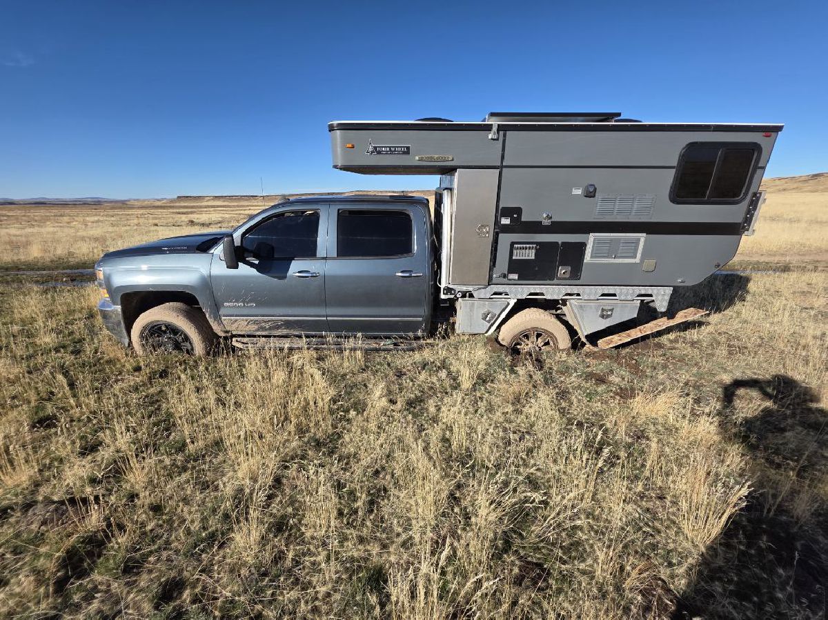 I am stuck in mud near Clarks Butte