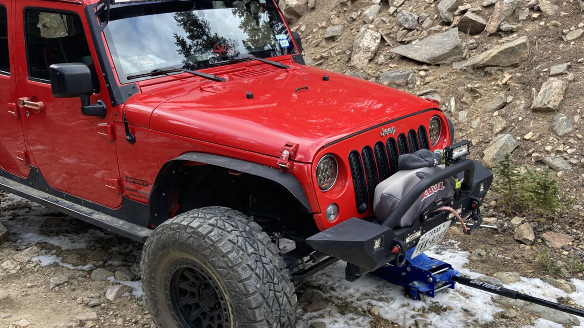 My tire is gone it got a gash on the side walls