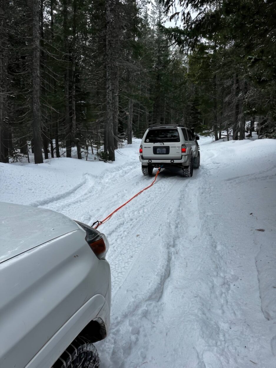 Stuck in a bank almost up Mount Defiance oregon offroad recovery