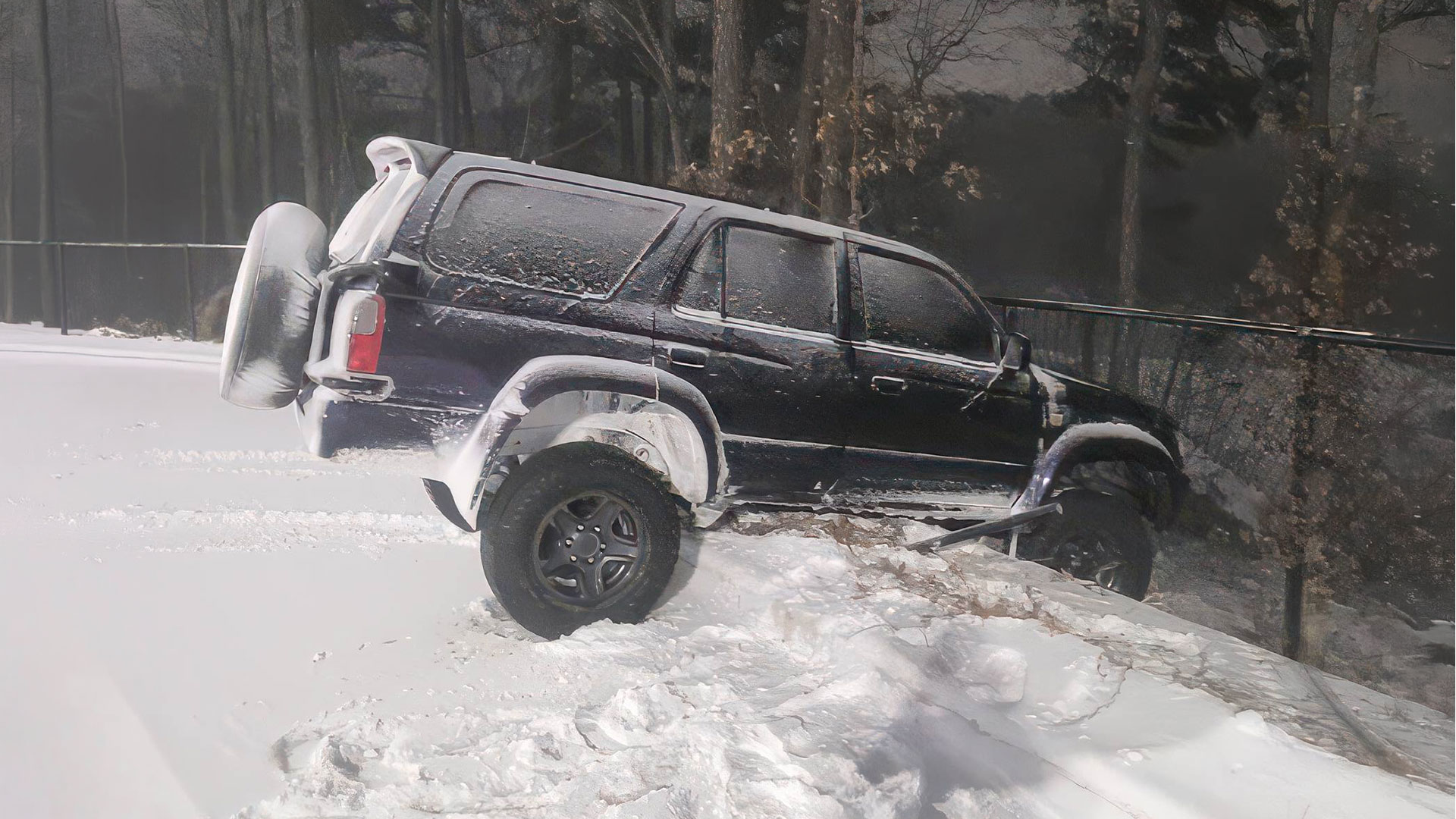 Toyota Hilux Surf 4×4 diesel is halfway off a cliff