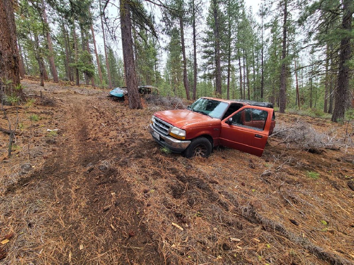 tried to turn around and found lots of sand offroad recovery in Oregon 4x4 rescue